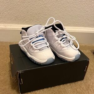 Nike Kids White and Blue Sneakers